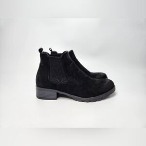 Natural Reflections Slip On Black Suede Chelsea Ankle Booties Womens Size 6.5